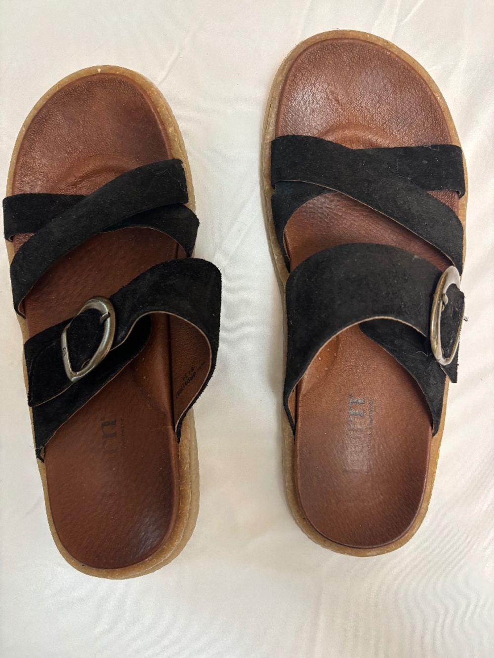 Born black suede sandals sz 8